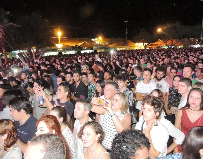 Público faz artistas se empolgarem pelo carisma nos shows - Imagem 3