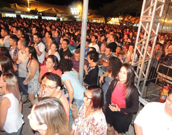 Público faz artistas se empolgarem pelo carisma nos shows - Imagem 10