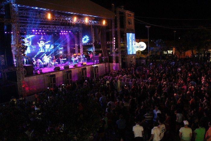 Chambinho do Acordeon encerra Festival de Inverno de Pedro II - Imagem 1