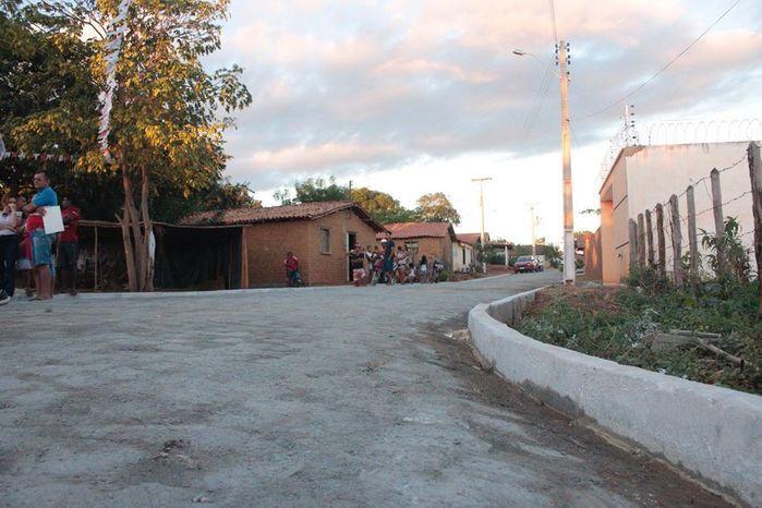 obras de calçamento são inauguradas em São Pedro do Piauí (Crédito: Adriano Sousa)