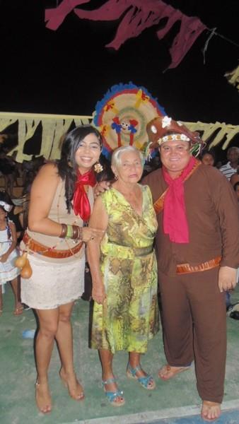 Crianças participam de apresentações na quadra de esporte  - Imagem 36