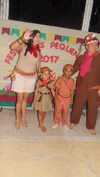 Crianças participam de apresentações na quadra de esporte  - Imagem 50