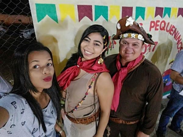 Crianças participam de apresentações na quadra de esporte  - Imagem 90