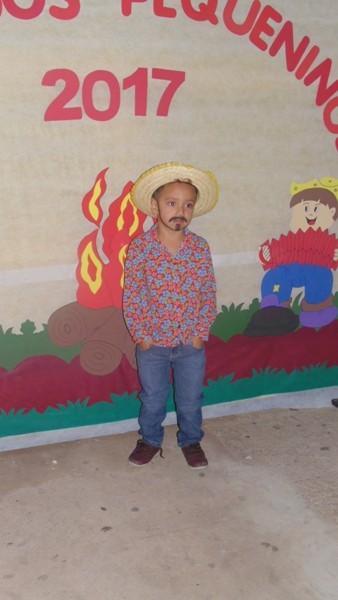 Crianças participam de apresentações na quadra de esporte  - Imagem 4