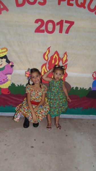 Crianças participam de apresentações na quadra de esporte  - Imagem 87