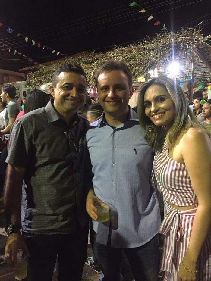 Taty Girl e Léo Cachorrão animaram a festa de 80 anos de São Pedro do Piauí (Crédito: Adriano Sousa)