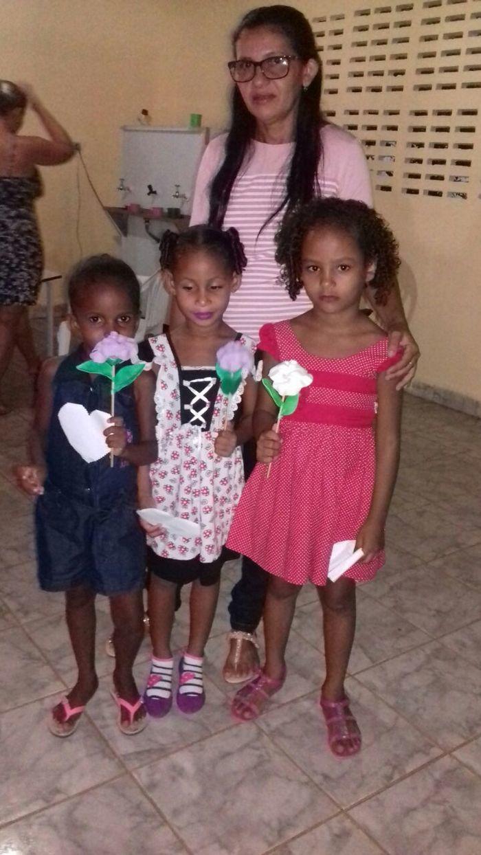 Alunos e professores promoveram belíssima festa para mães - Imagem 9