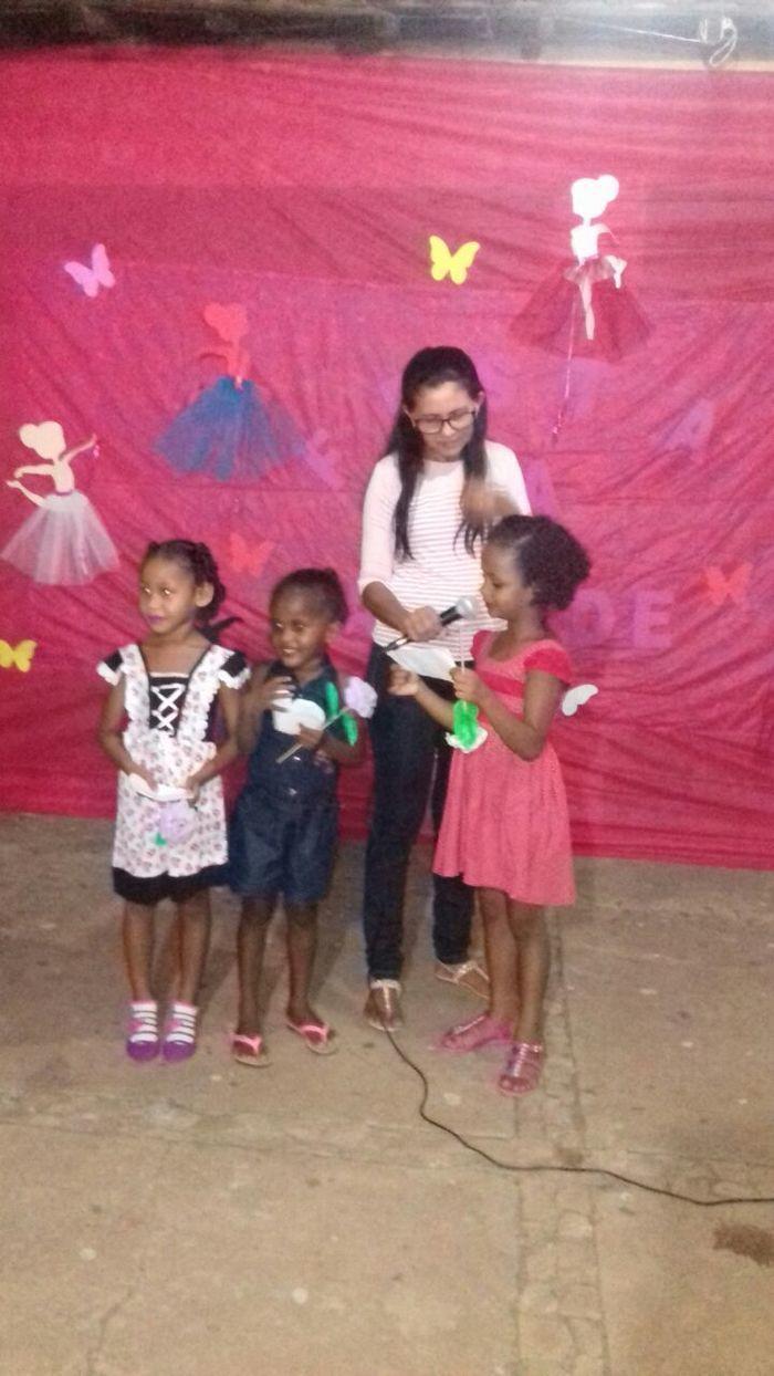 Alunos e professores promoveram belíssima festa para mães - Imagem 14