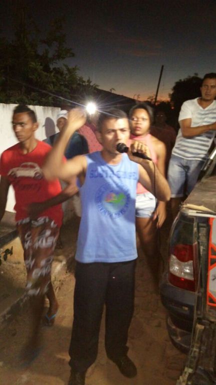 População faz manifesto em frente a Delegacia, polícia rechaça - Imagem 4