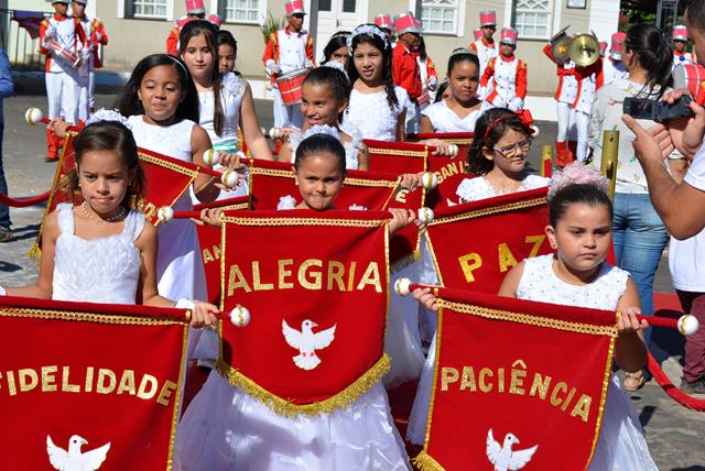 Vice-prefeita Lucia Lacerda partida da festa do Divino em Valença  - Imagem 8