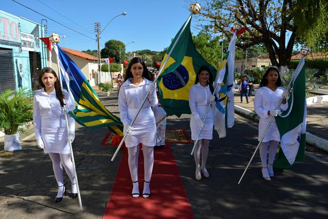 Vice-prefeita Lucia Lacerda partida da festa do Divino em Valença  - Imagem 4