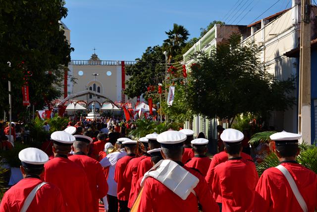 Vice-prefeita Lucia Lacerda partida da festa do Divino em Valença  - Imagem 7
