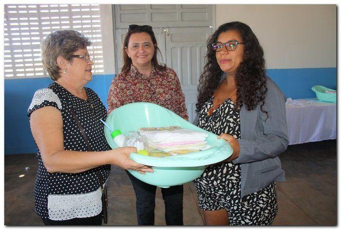 Cras realiza oficina de enxovais para o grupo de gestantes  - Imagem 18