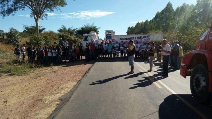 SOS BR 135: Rodovia é bloqueada em Redenção do Gurguéia  - Imagem 4