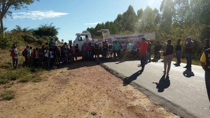 SOS BR 135: Rodovia é bloqueada em Redenção do Gurguéia  - Imagem 5