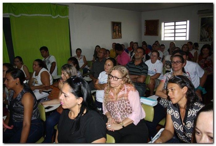 Secretaria de Saúde realiza reunião geral com os profissionais  - Imagem 7