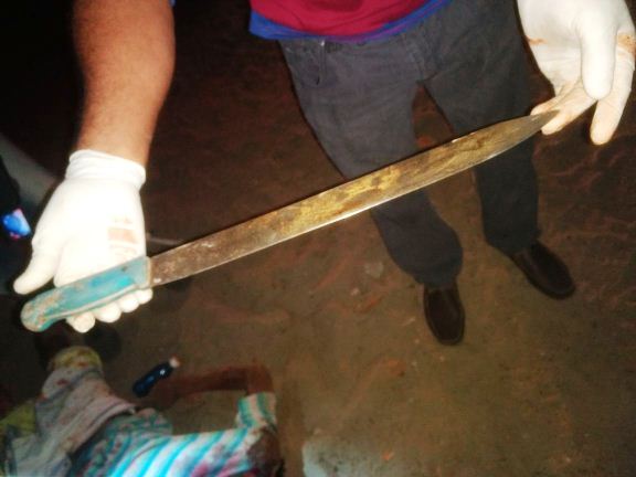 Facão usado durante o crime em Parnaíba