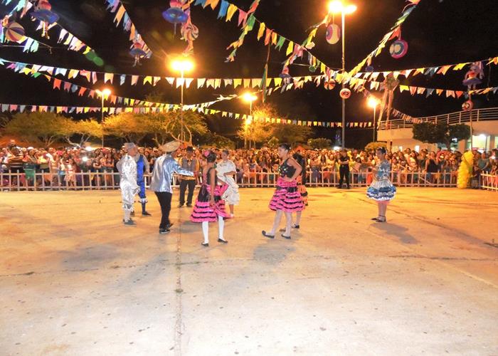 Sábado de folguedos com belas apresentações e sucesso de público - Imagem 111