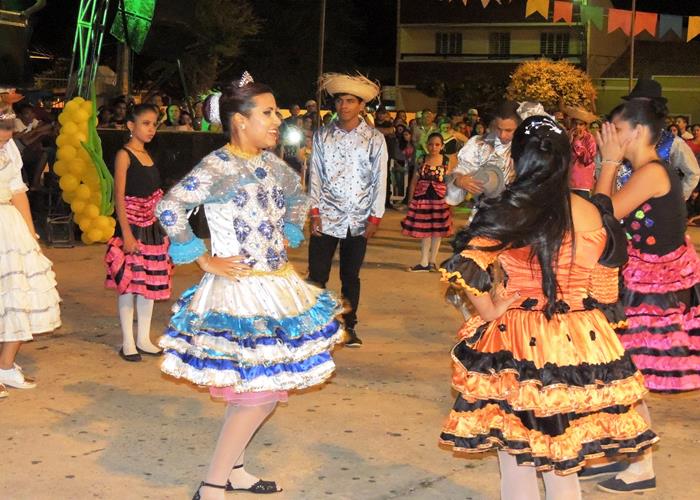 Sábado de folguedos com belas apresentações e sucesso de público - Imagem 98