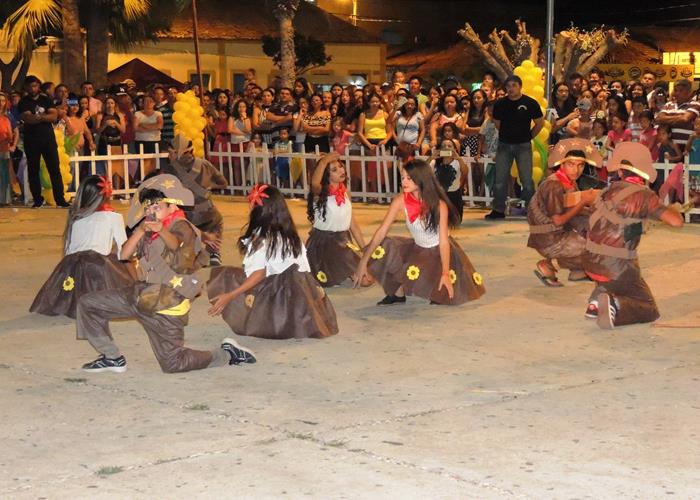 Sábado de folguedos com belas apresentações e sucesso de público - Imagem 86