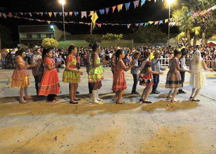 Sábado de folguedos com belas apresentações e sucesso de público - Imagem 37