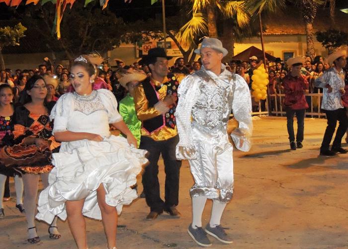 Sábado de folguedos com belas apresentações e sucesso de público - Imagem 119