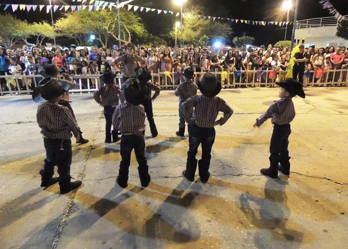 Sábado de folguedos com belas apresentações e sucesso de público - Imagem 18