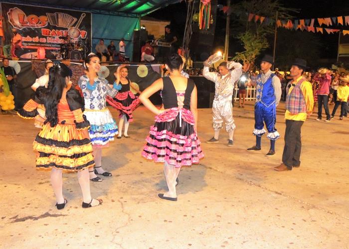 Sábado de folguedos com belas apresentações e sucesso de público - Imagem 100