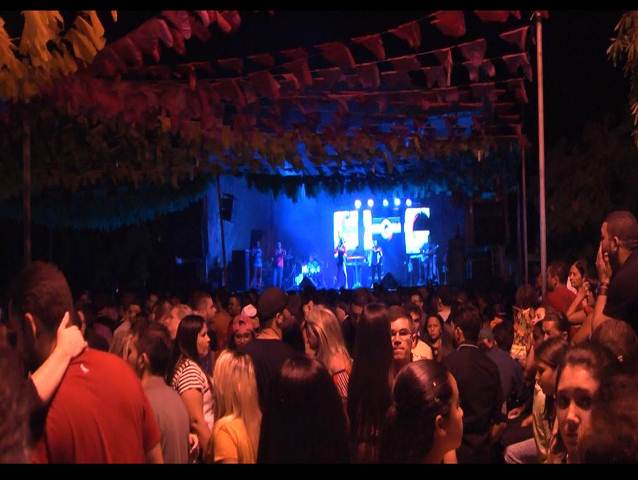 Público lota o encerramento do 31º São João do bairro Codó em DEL - Imagem 18