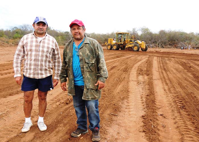 Município intensifica ações em estrada e esporte na zona rural - Imagem 7