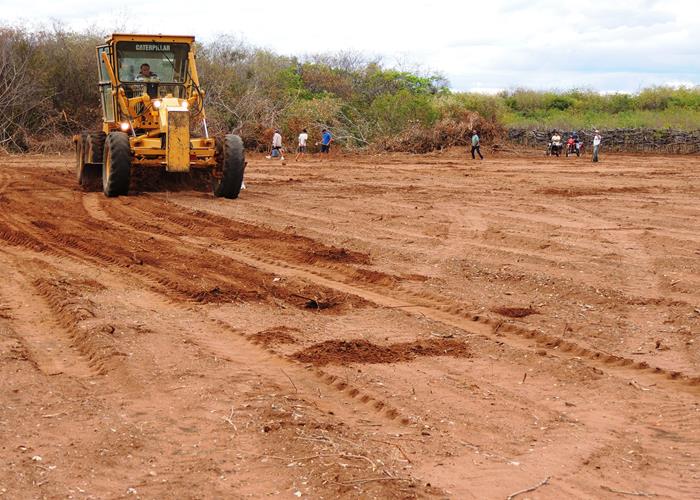 Município intensifica ações em estrada e esporte na zona rural - Imagem 17