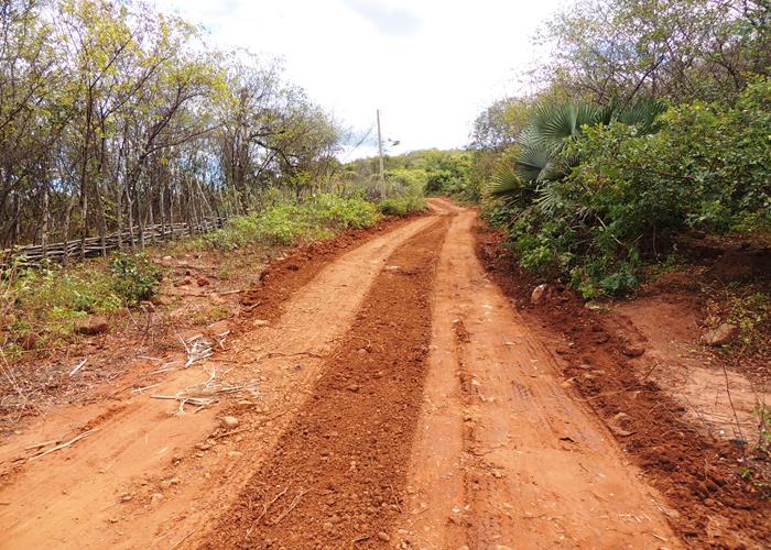 Município intensifica ações em estrada e esporte na zona rural - Imagem 3