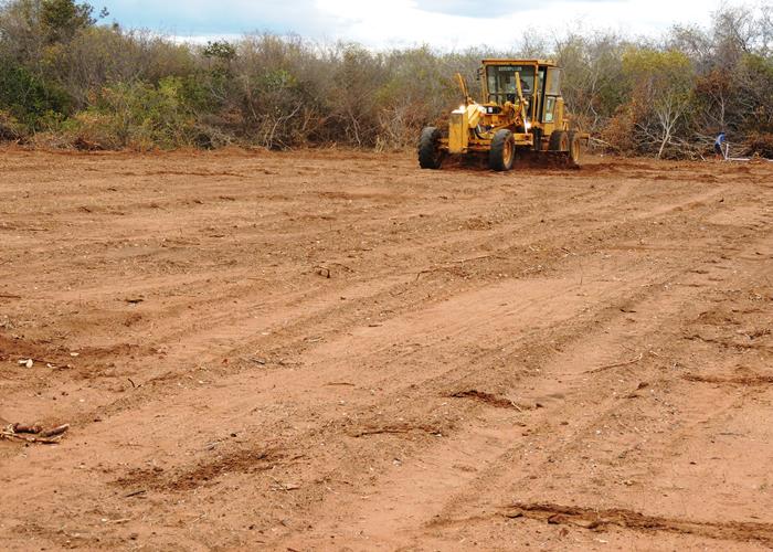 Município intensifica ações em estrada e esporte na zona rural - Imagem 14