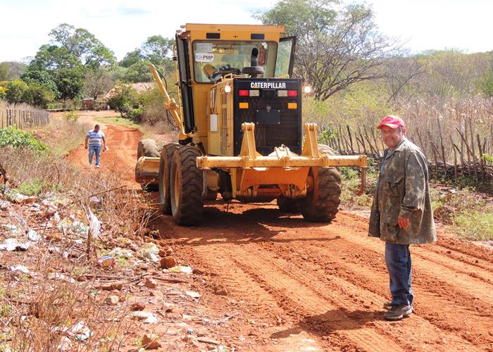 Município intensifica ações em estrada e esporte na zona rural - Imagem 29