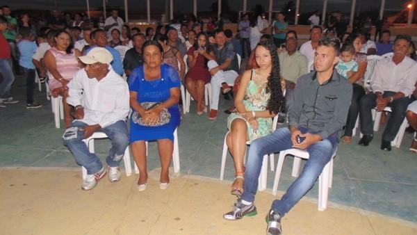 Casamento comunitário é realizado em Santo Inácio  - Imagem 3