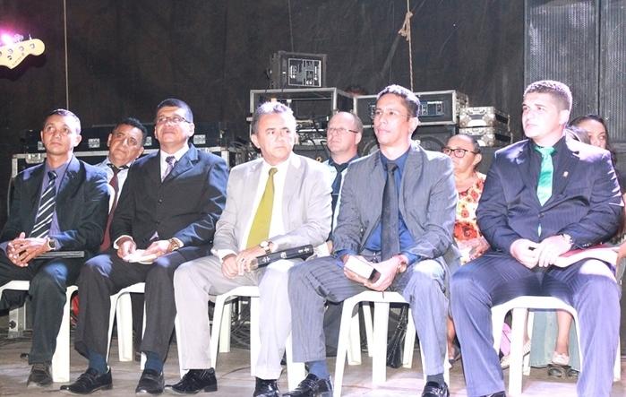 Igrejas evangélicas realizam em praça pública evento gospel - Imagem 3