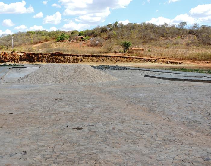 Obra da orla do açude Joana está sendo chamada de obra para para - Imagem 7