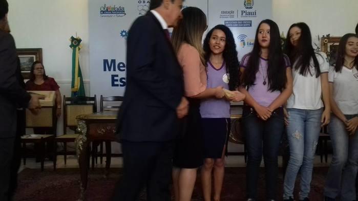 Medalhistas da U.E. Paulo Ferraz receberam premiação do Estado. - Imagem 3