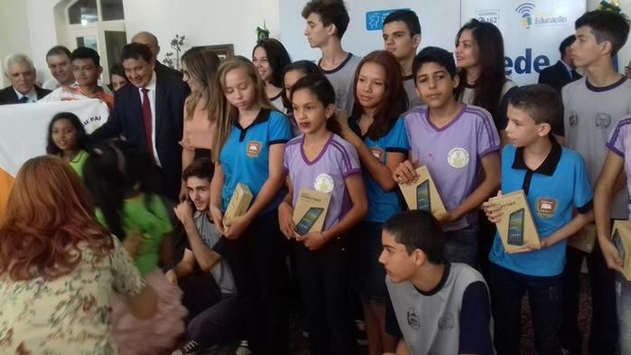 Medalhistas da U.E. Paulo Ferraz receberam premiação do Estado. - Imagem 4