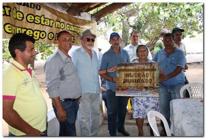 COFIR em parceria com a Prefeitura de Inhuma entrega Kits - Imagem 12