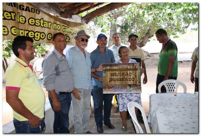 COFIR em parceria com a Prefeitura de Inhuma entrega Kits - Imagem 11