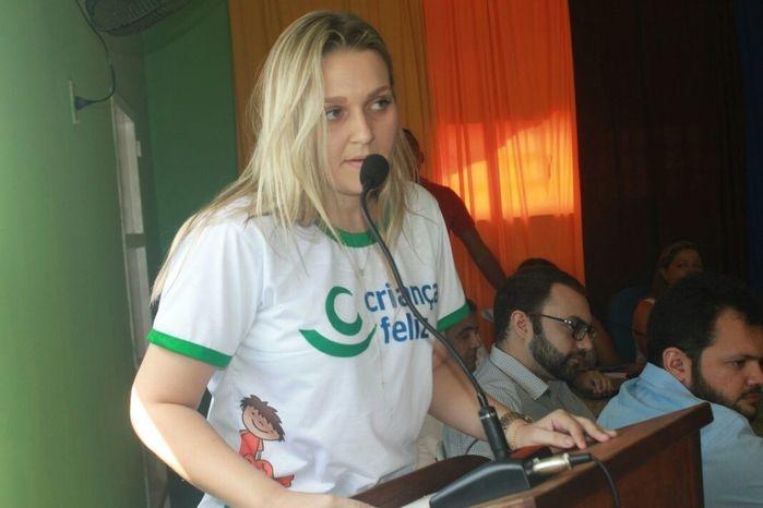 Secretária Carol Coelho falou sobre a importância dos cuidados na primeira infância