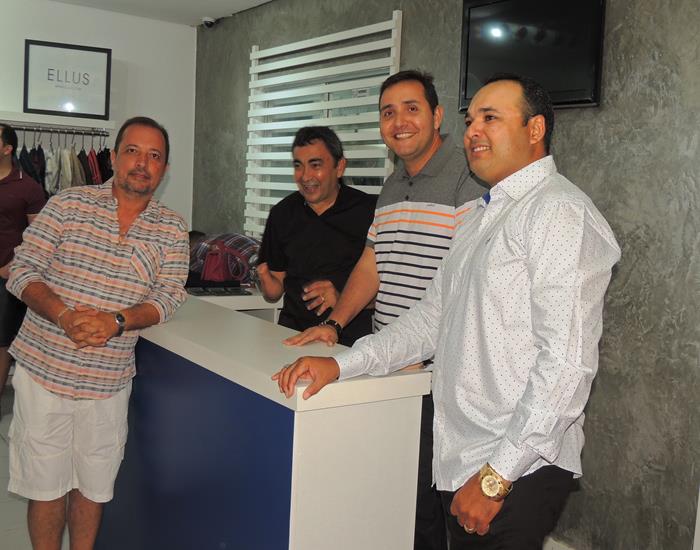 Inaugurada reforma e novo designer da loja Mãozinha Grifes e Marcas - Imagem 104