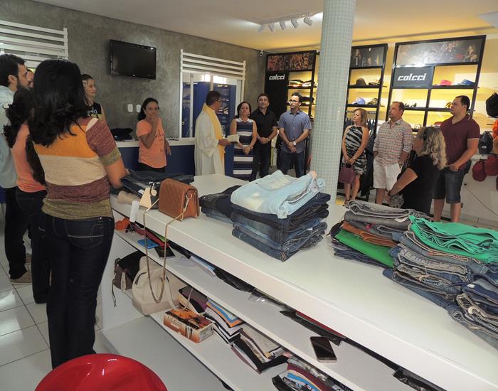 Inaugurada reforma e novo designer da loja Mãozinha Grifes e Marcas - Imagem 54