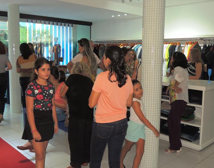 Inaugurada reforma e novo designer da loja Mãozinha Grifes e Marcas - Imagem 105