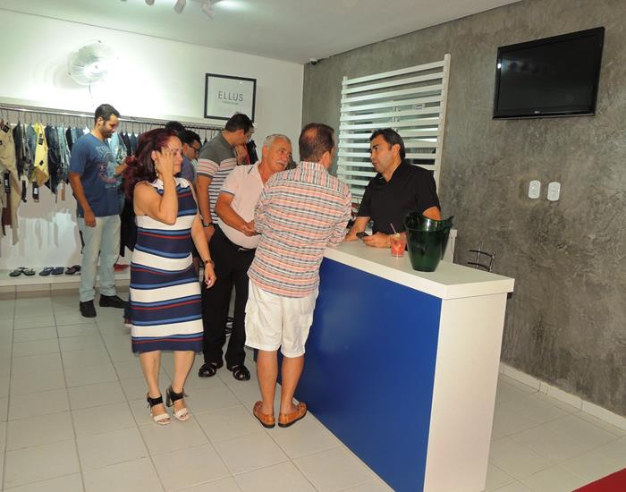 Inaugurada reforma e novo designer da loja Mãozinha Grifes e Marcas - Imagem 95