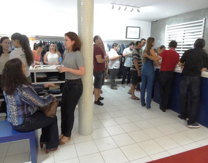 Inaugurada reforma e novo designer da loja Mãozinha Grifes e Marcas - Imagem 154