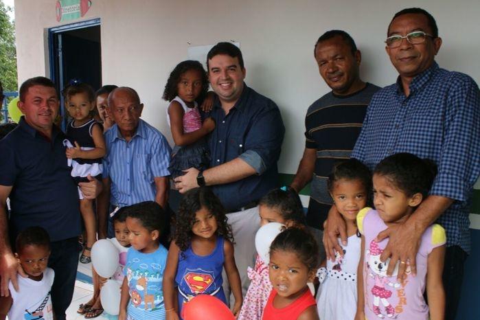 Crianças ganharam um espaço para recreação, além de ampliação do refeitório