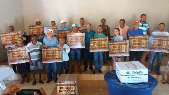 Agricultores com seus Kits  (Crédito: Francisco Macedo)