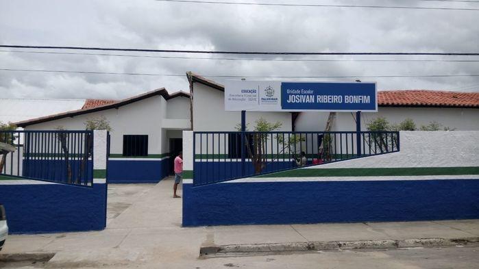 Escola foi totalmente reformada, recebendo novas salas, banheiros e biblioteca 